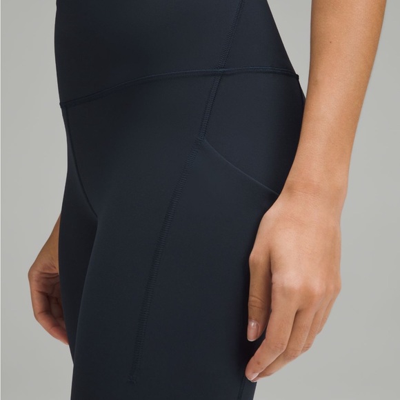 Lulu Lemon- Wunder Train High Rise Tight with Pockets - Picture 2 of 8
